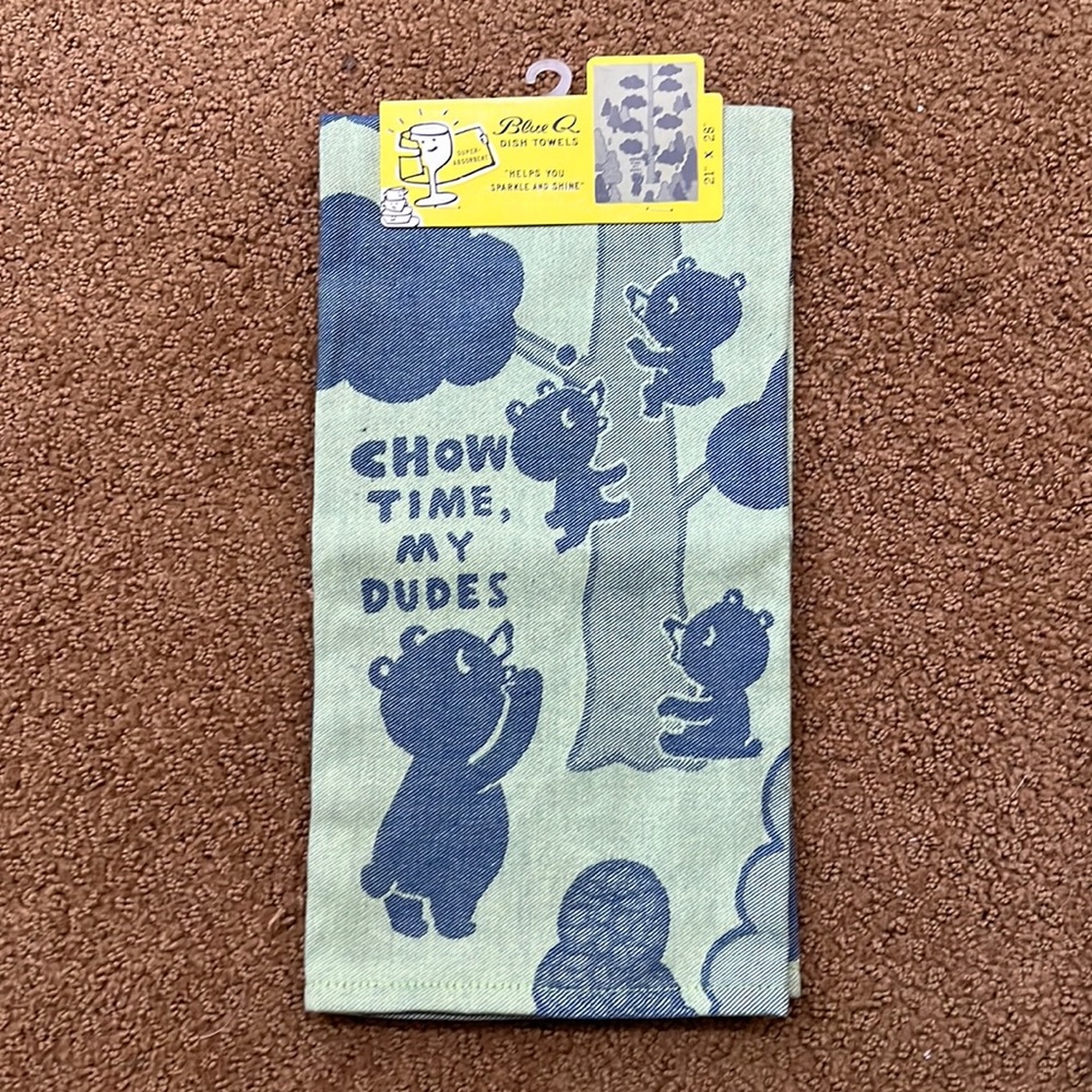 28”x21” woven dish towel.